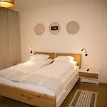 Schuessler Bed and Breakfast 3*
